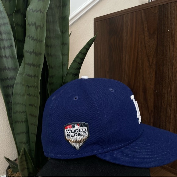 New Era Los Angeles Dodgers royal blue and white baseball cap World Series 2018 - Picture 3 of 6